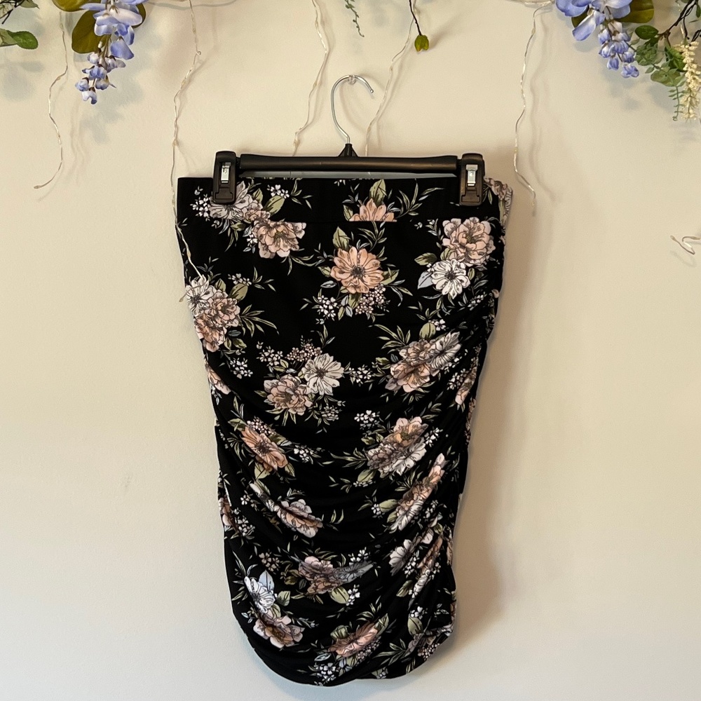 Torrid - Floral Pencil Skirt - Size 00